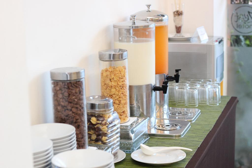 Zest Yogyakarta By Swiss-Belhotel International Esterno foto